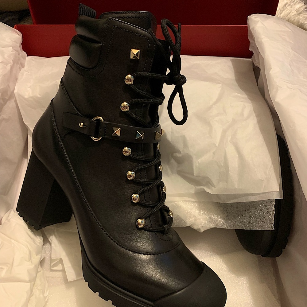 Valentino Garavani
Women's Black Rockstud Heeled Combat Boots